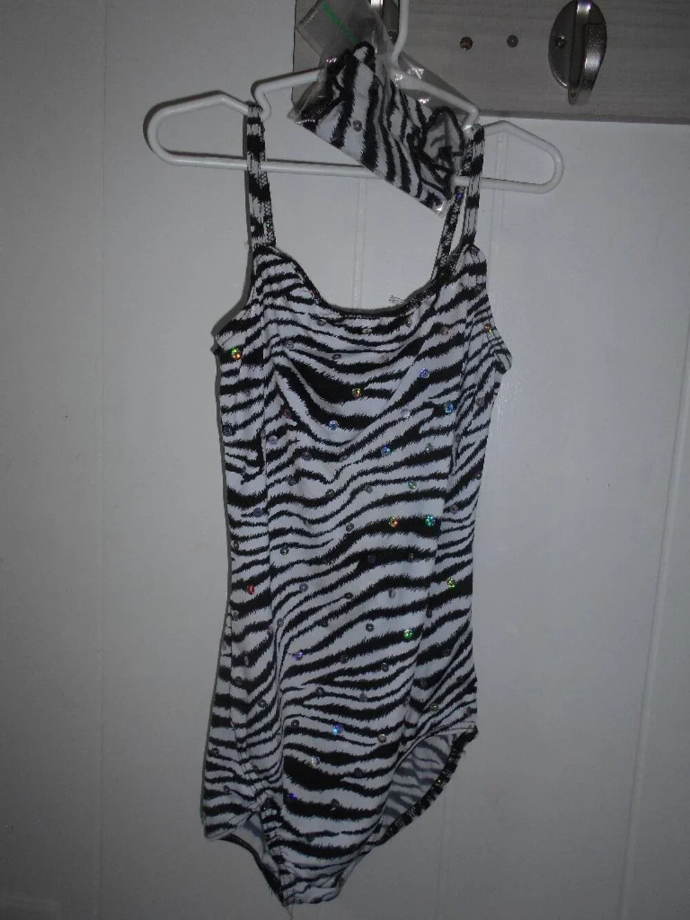 Zebra Leo w/Wrist Cuffs-Large Child-NWOT